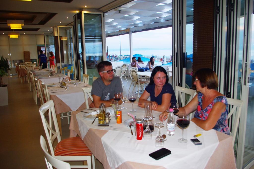 Aparthotel Arberia *